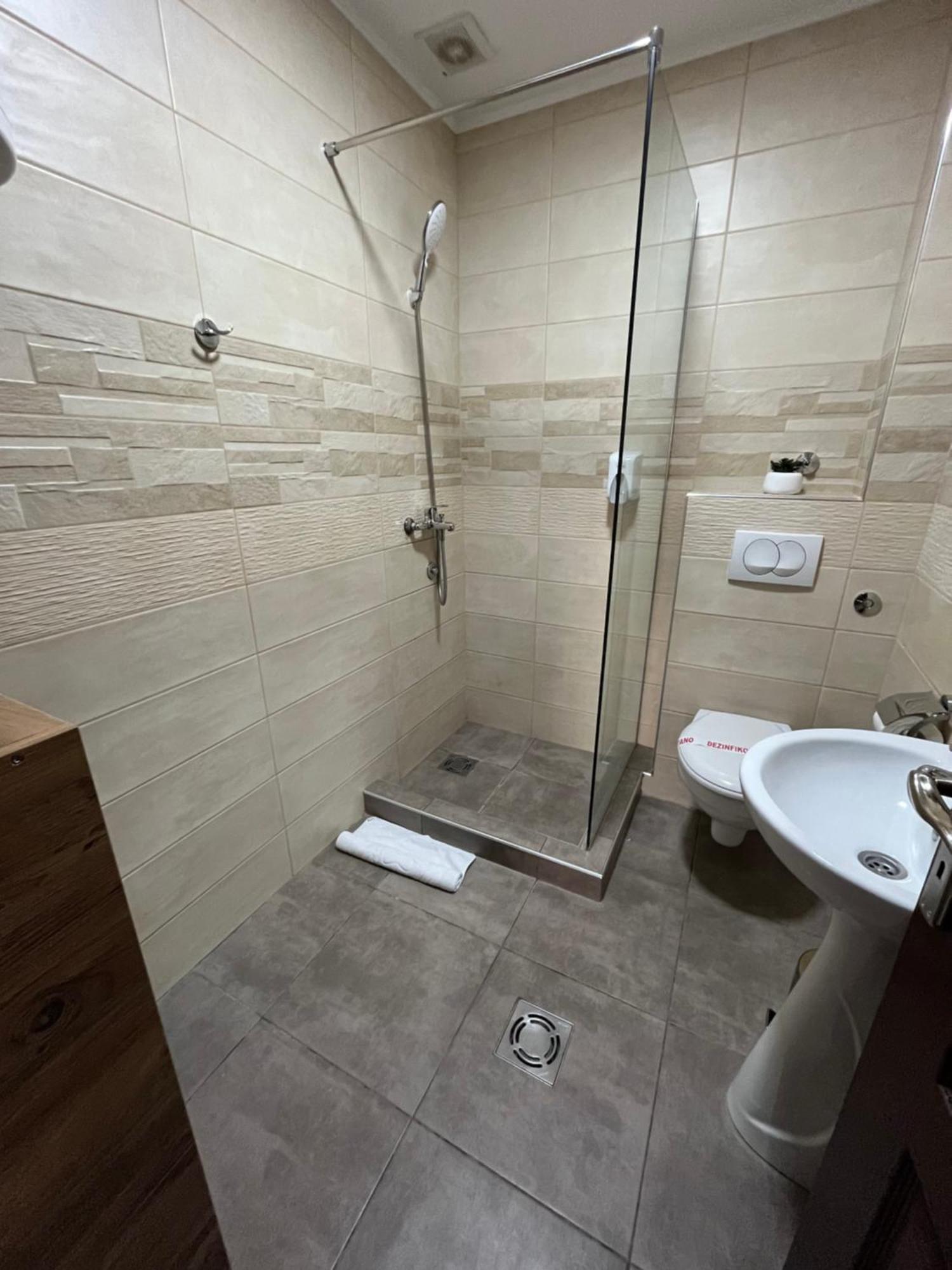 Airport Sky Apartments Lux Белград Экстерьер фото