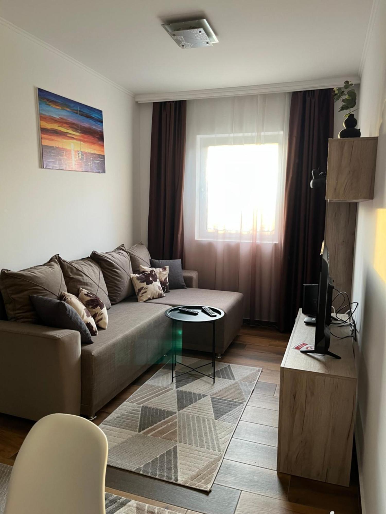 Airport Sky Apartments Lux Белград Экстерьер фото