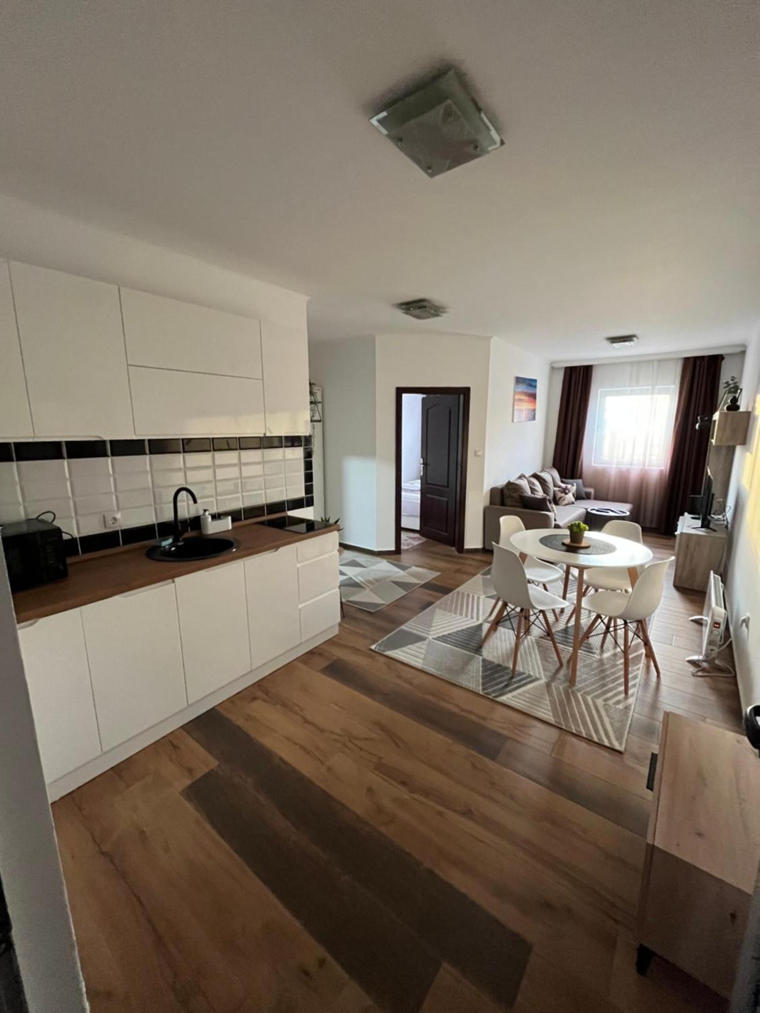 Airport Sky Apartments Lux Белград Экстерьер фото
