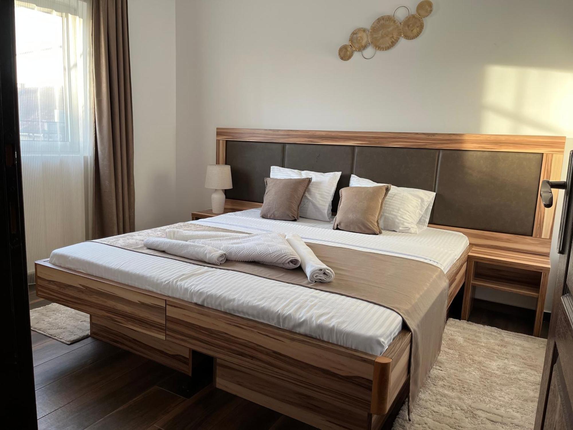 Airport Sky Apartments Lux Белград Экстерьер фото